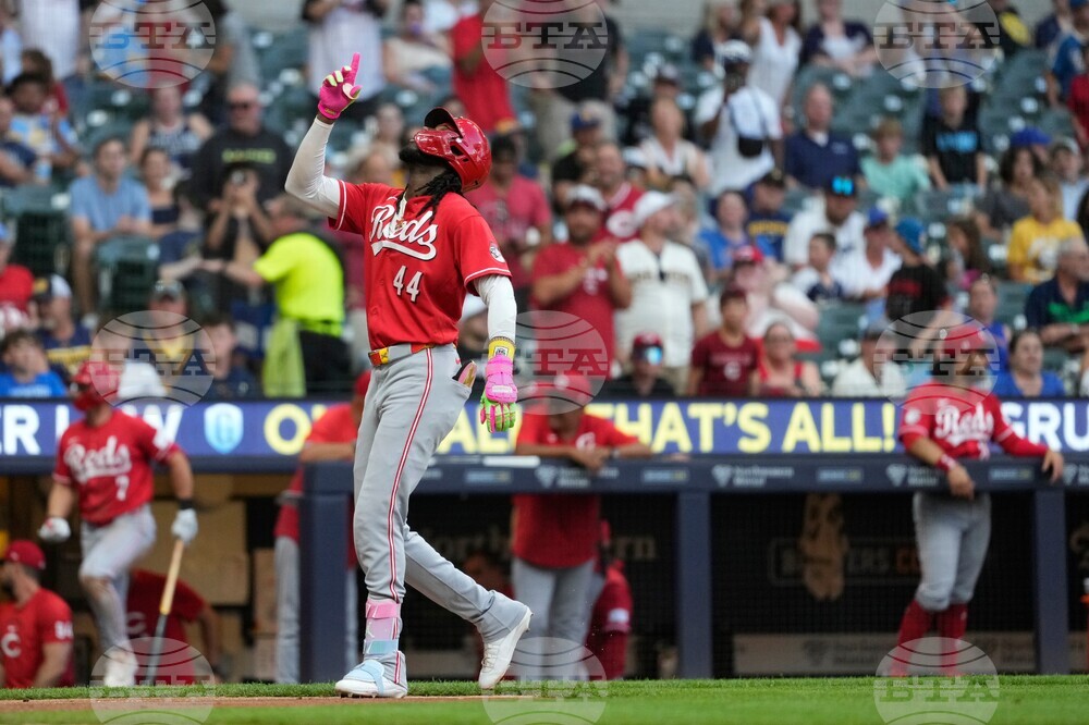 Reds Brewers Baseball