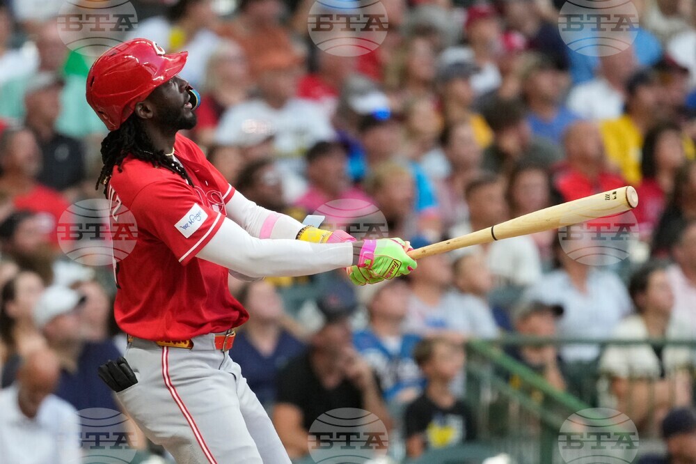 Reds Brewers Baseball