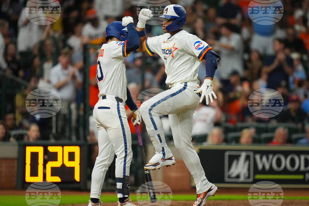 Twins Astros Baseball