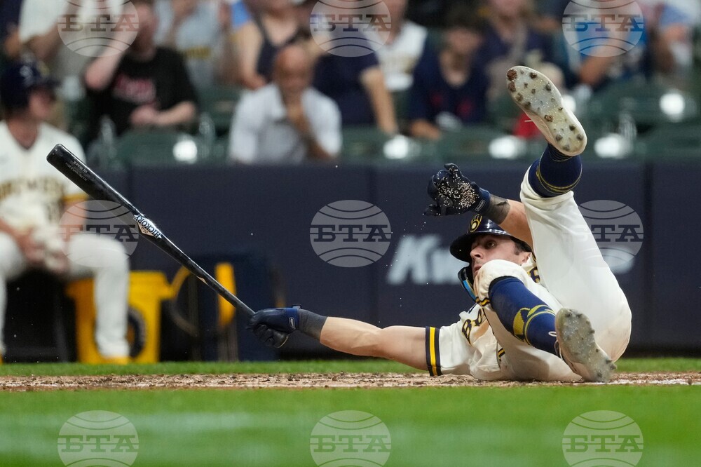 Reds Brewers Baseball