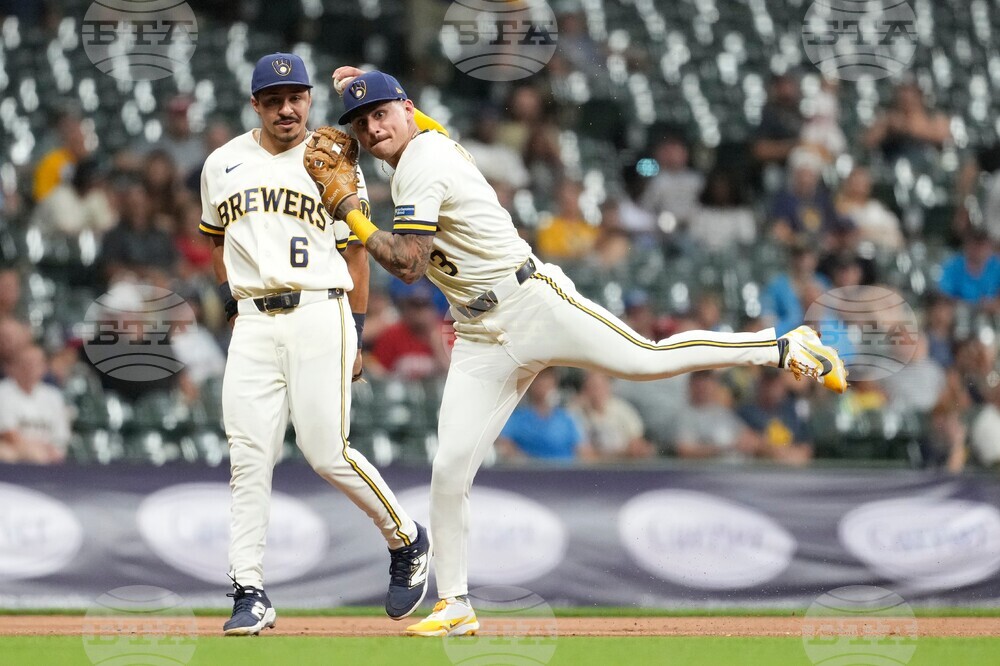 Reds Brewers Baseball