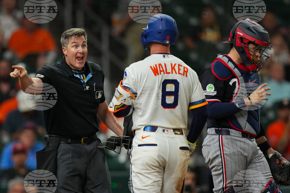 Twins Astros Baseball