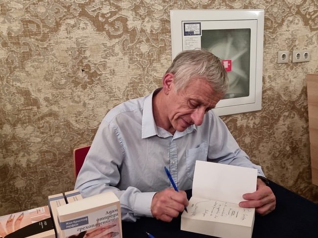 Екология, която не уважава човешкия живот, е опасна, казва френският писател Жан-Кристоф Рюфен