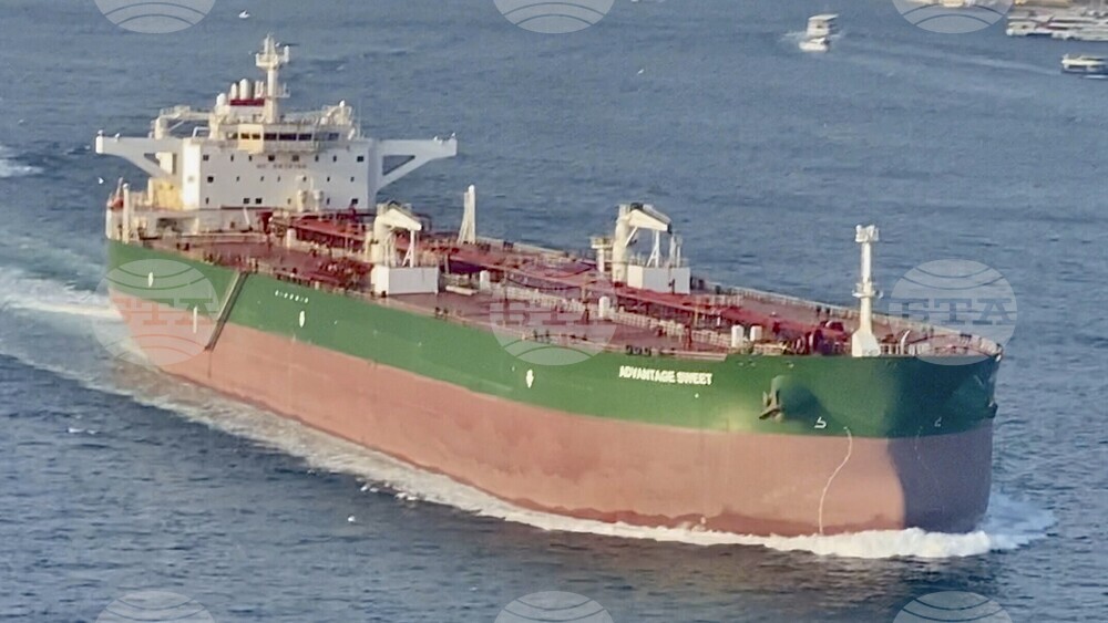 Цените на петрола скочиха до петмесечен връх, след като САЩ удариха ирански ядрени обекти