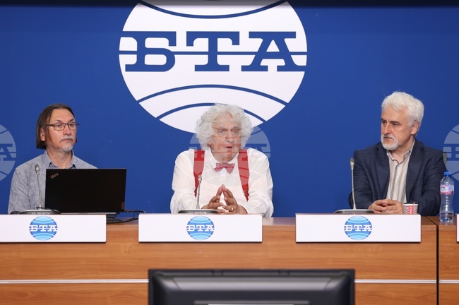 Public Figures Slam Planned Closure of Secret Police Files Committee, Call it "Defence of Oligarchic Model"