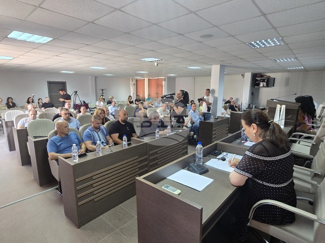 Обособяват терени за нови паркоместа в ж.к. „Металург“ във Враца след решение на Общинския съвет 