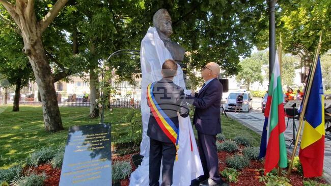 Бюст-паметник на Стефан Караджа беше открит днес в Тулча в Румъния