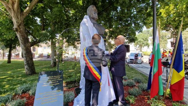 Бюст-паметник на Стефан Караджа беше открит днес в град Тулча в Румъния