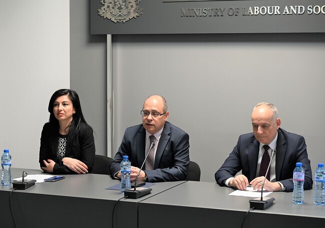 МТСП: АХУ ще финансира проекти за рехабилитация и интеграция на хора с увреждания на стойност 270 000 лева