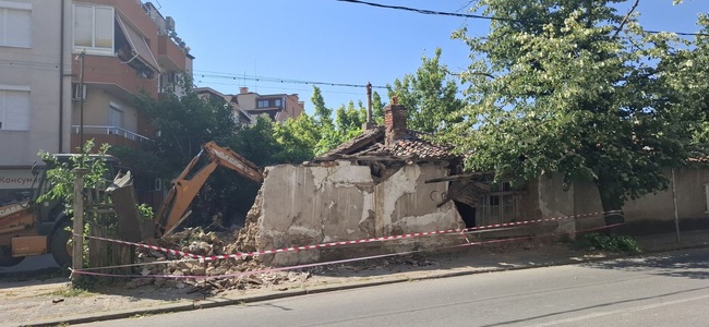 Община Сливен премахва опасни сгради на ул. "Г. С. Раковски"