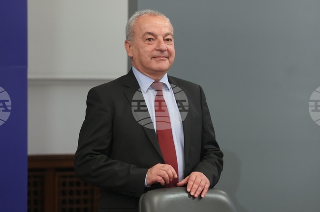 Finance Ministry Issues EUR 2.5 Bln in Debt on International Capital Markets, Finance Minister Says