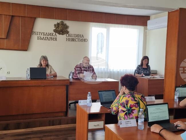 Решения, свързани с продажбата на имоти и удовлетворяване на реституционни претенции, взеха общинските съветниците в Невестино