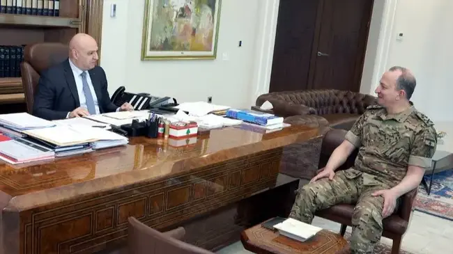 ННА: Ливанският президент се срещна с командващия армията, за да обсъдят актуалната ситуация в страната