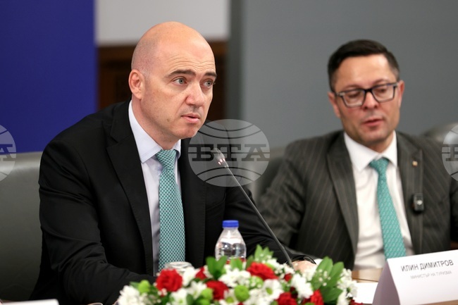 Industry Experts Should Shape Tourism Reforms, Minister Says