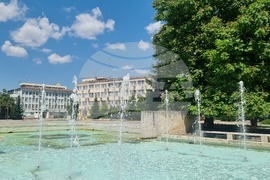Търговище - горещо време - фонтан