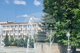 Търговище - горещо време - фонтан