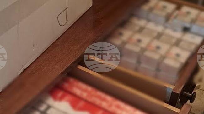 Близо 61 хиляди къса цигари без акцизен бандерол са намерили полицейски служители в Казанлък