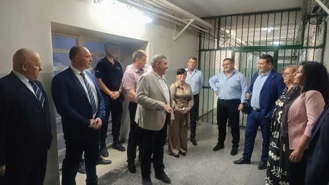Представители на съд, прокуратура, полиция и съдебна охрана разгледаха новите условия в ремонтирания Пловдивски затвор