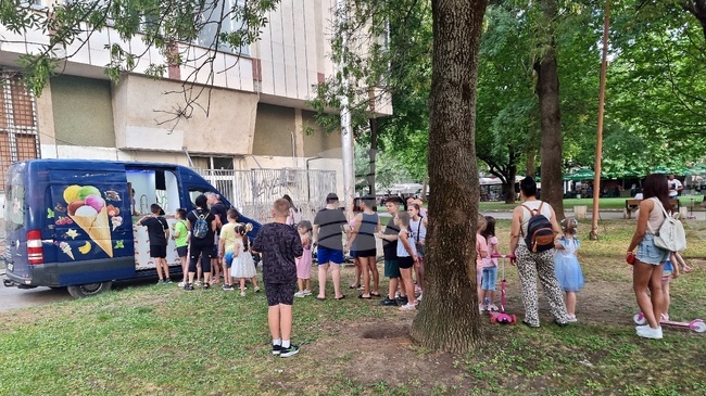 Температурата в Монтана достигна 36,8 градуса, общината раздава минерална вода