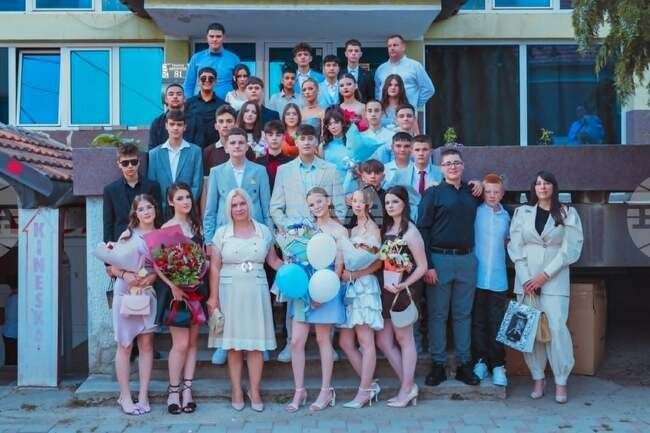 Осмокласниците от Босилеград отпразнуваха абитуриентския си бал 