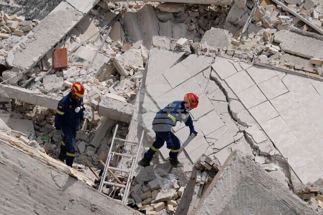 APTOPIX Greece Building Collapse