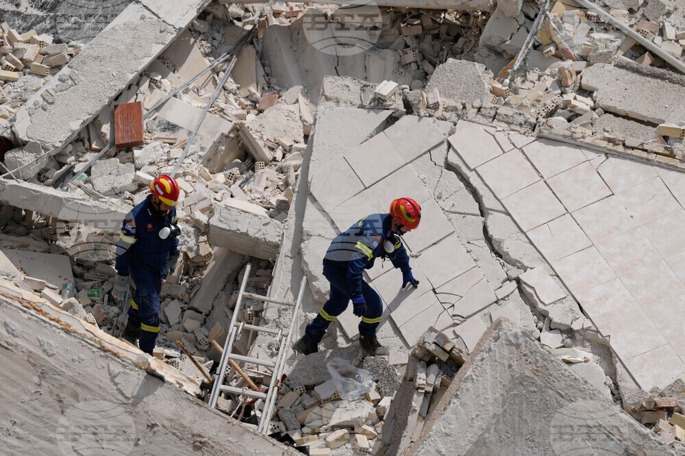 APTOPIX Greece Building Collapse