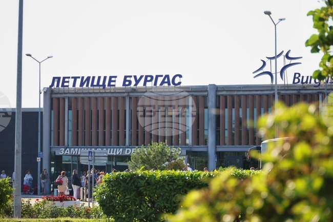 АРМЕНПРЕС: Първи директен сезонен чартърен полет свърза Бургас и Ереван