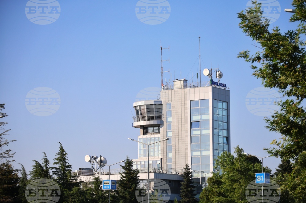 Бургас - летище - извънредно кацнал самолет