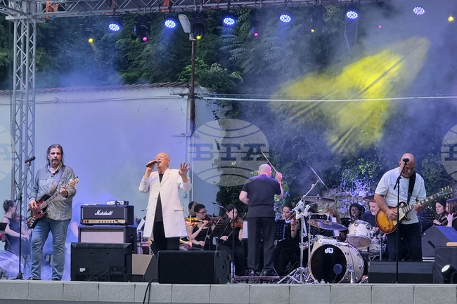 Рокът и класиката се срещнаха в концерта „Сигнал Symphonic“ в Плевен