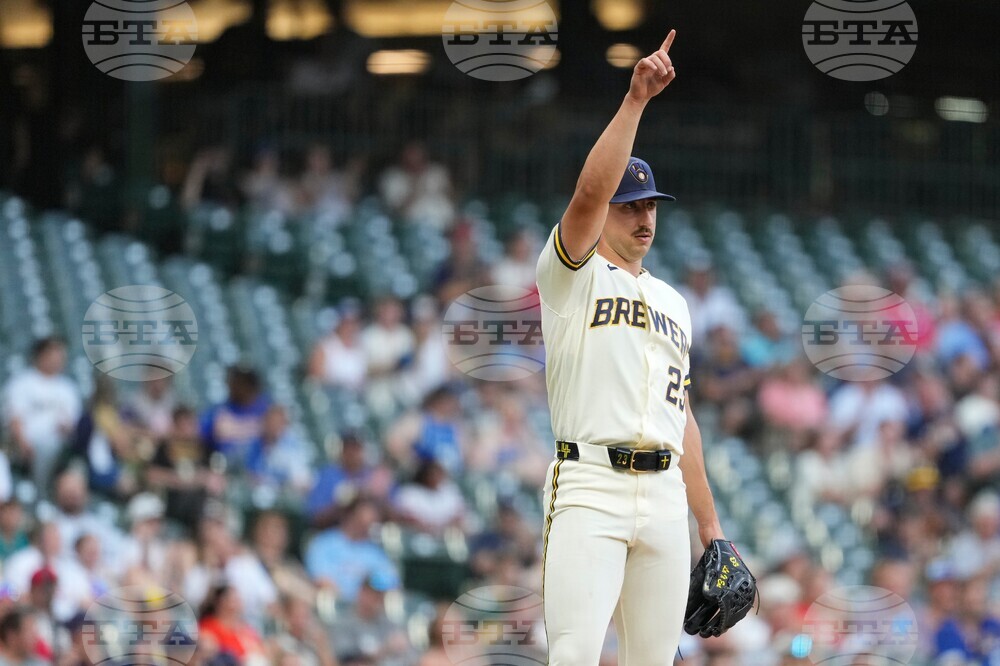 Reds Brewers Baseball