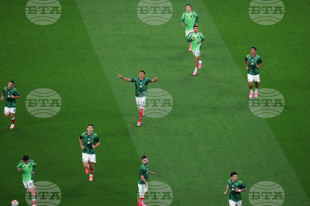 Ecuador Mexico WCup Soccer