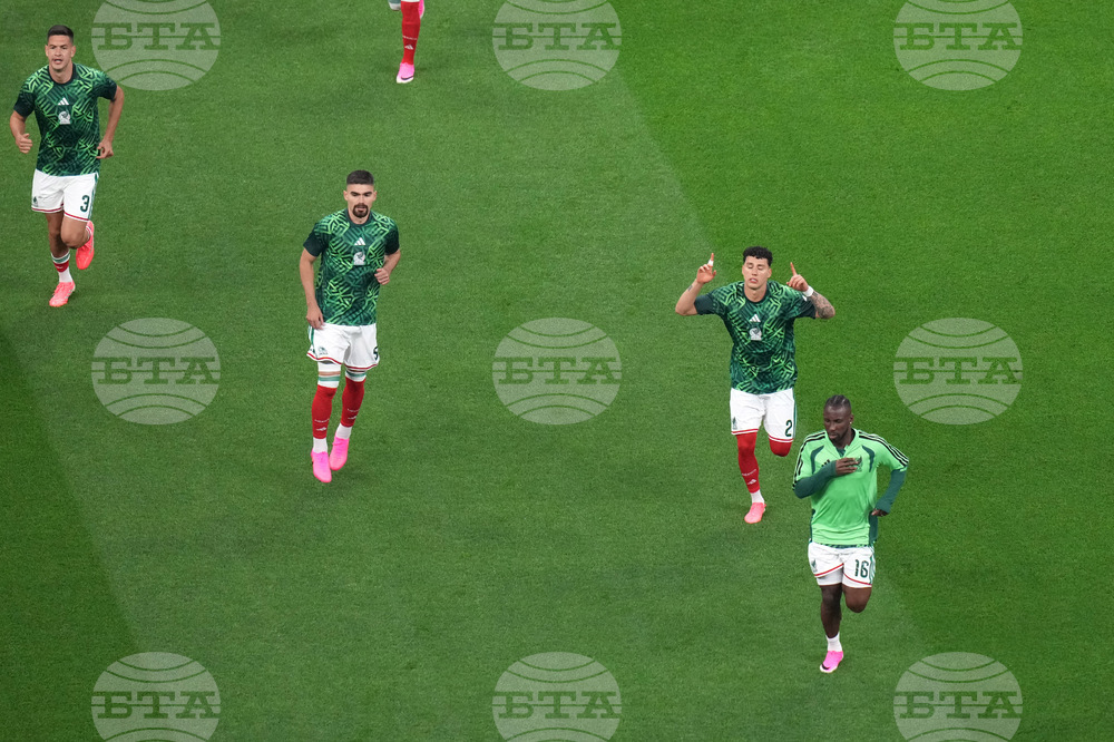 Ecuador Mexico WCup Soccer