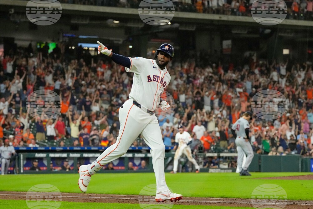 Twins Astros Baseball