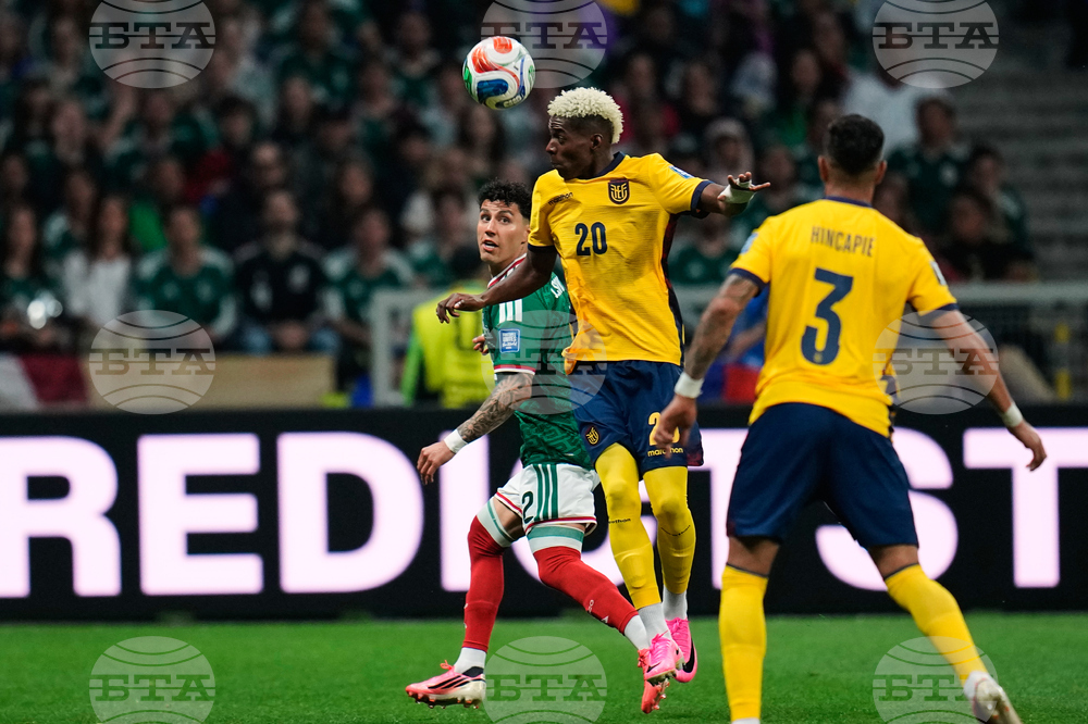 Ecuador Mexico WCup Soccer