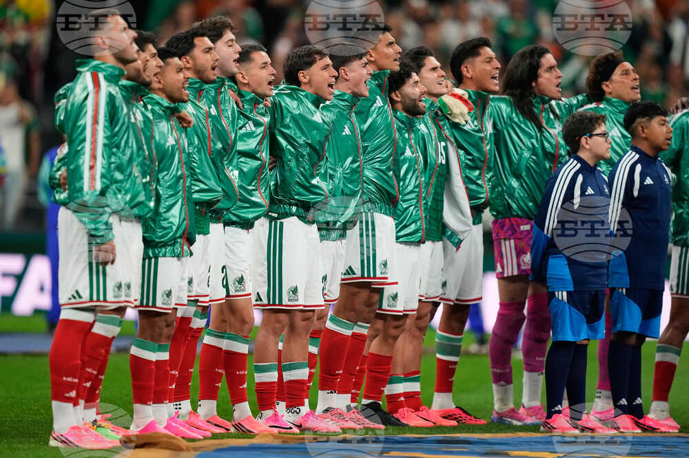 Ecuador Mexico WCup Soccer