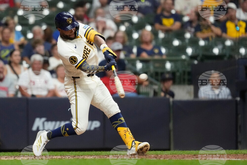 Reds Brewers Baseball
