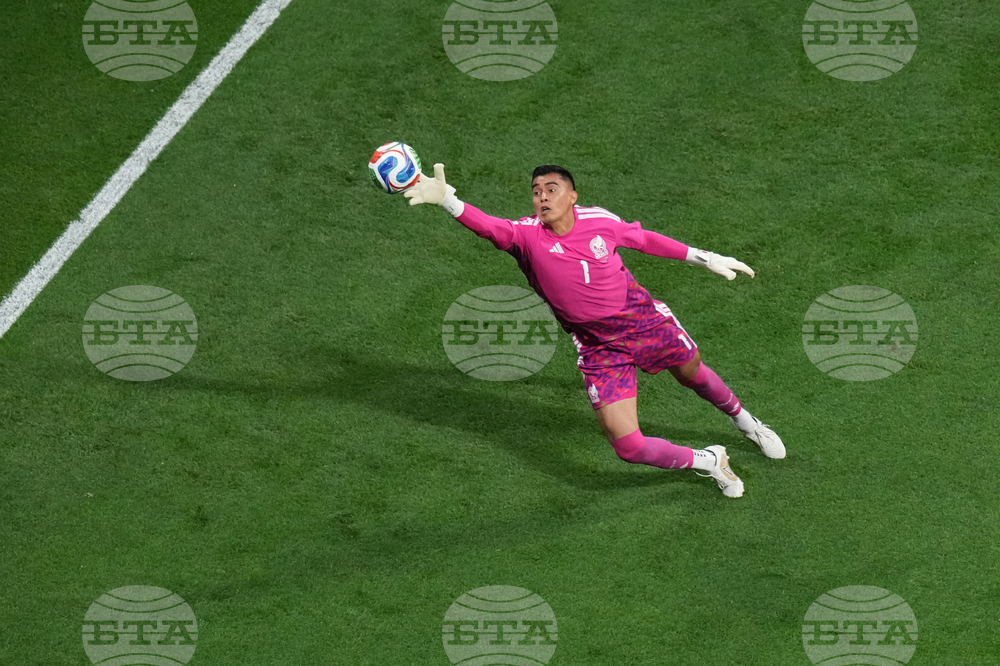 Ecuador Mexico WCup Soccer