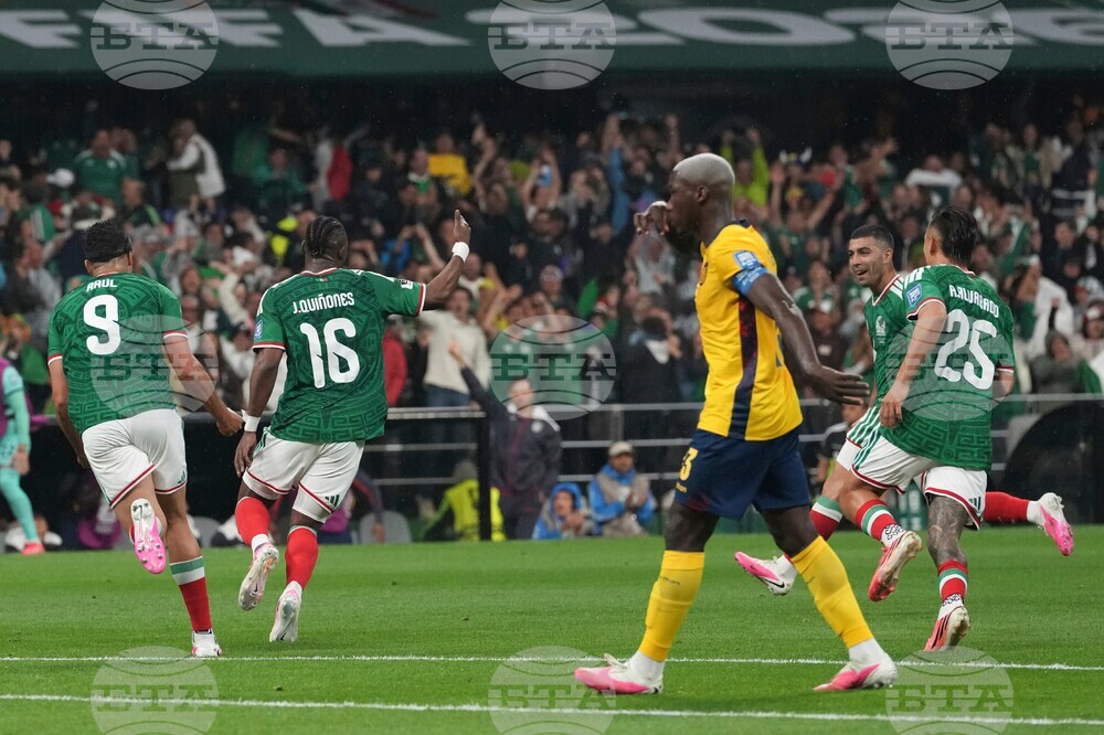 Ecuador Mexico WCup Soccer