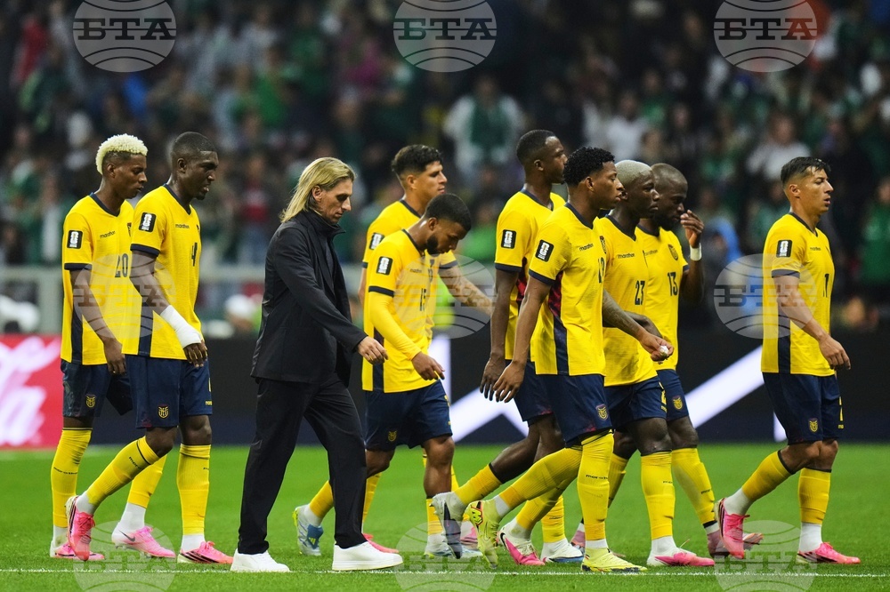 Ecuador Mexico WCup Soccer