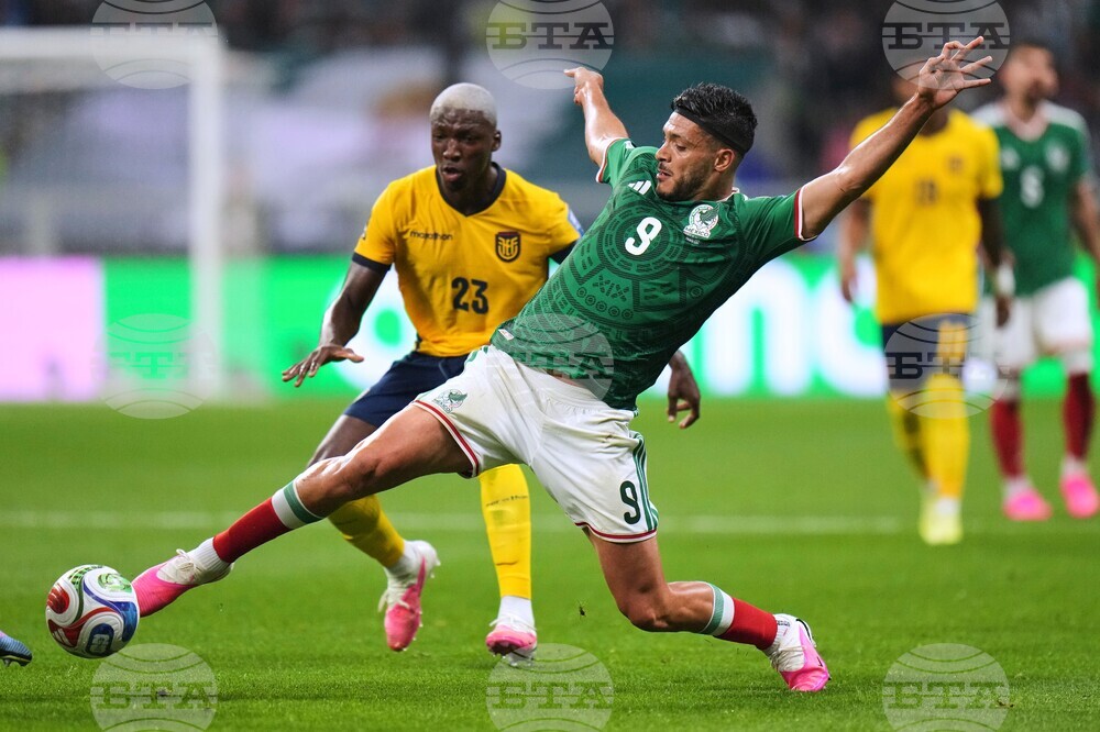APTOPIX Ecuador Mexico WCup Soccer