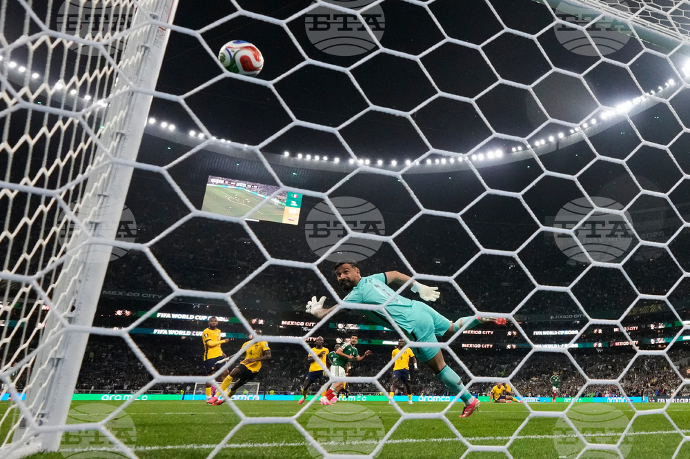 Ecuador Mexico WCup Soccer