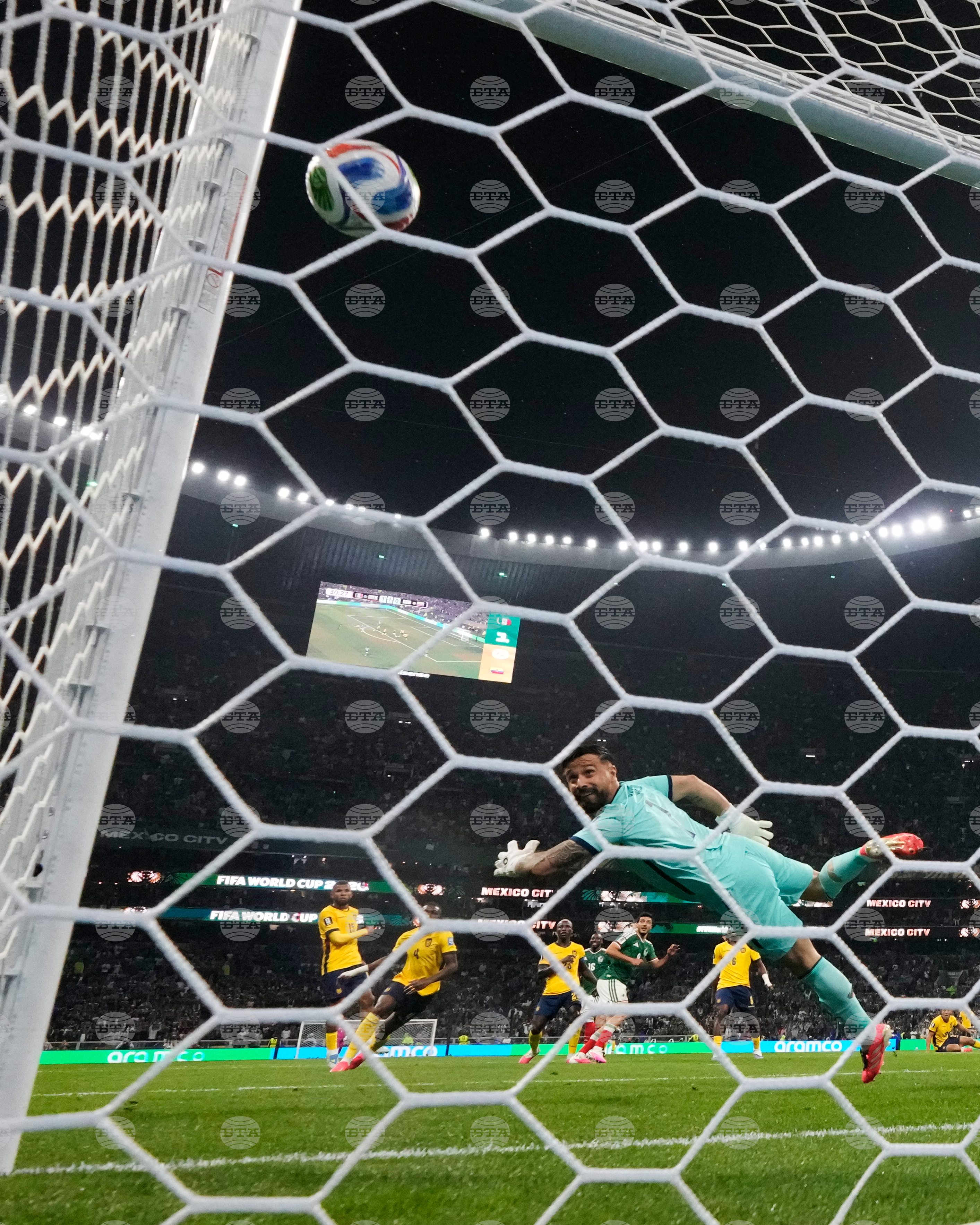 Ecuador Mexico WCup Soccer