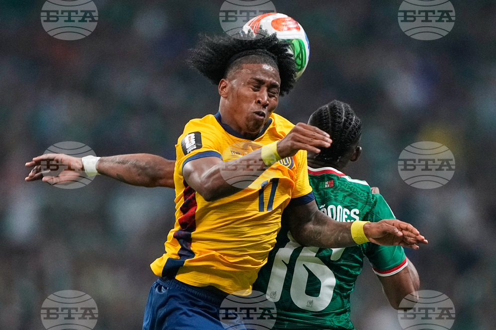 Ecuador Mexico WCup Soccer