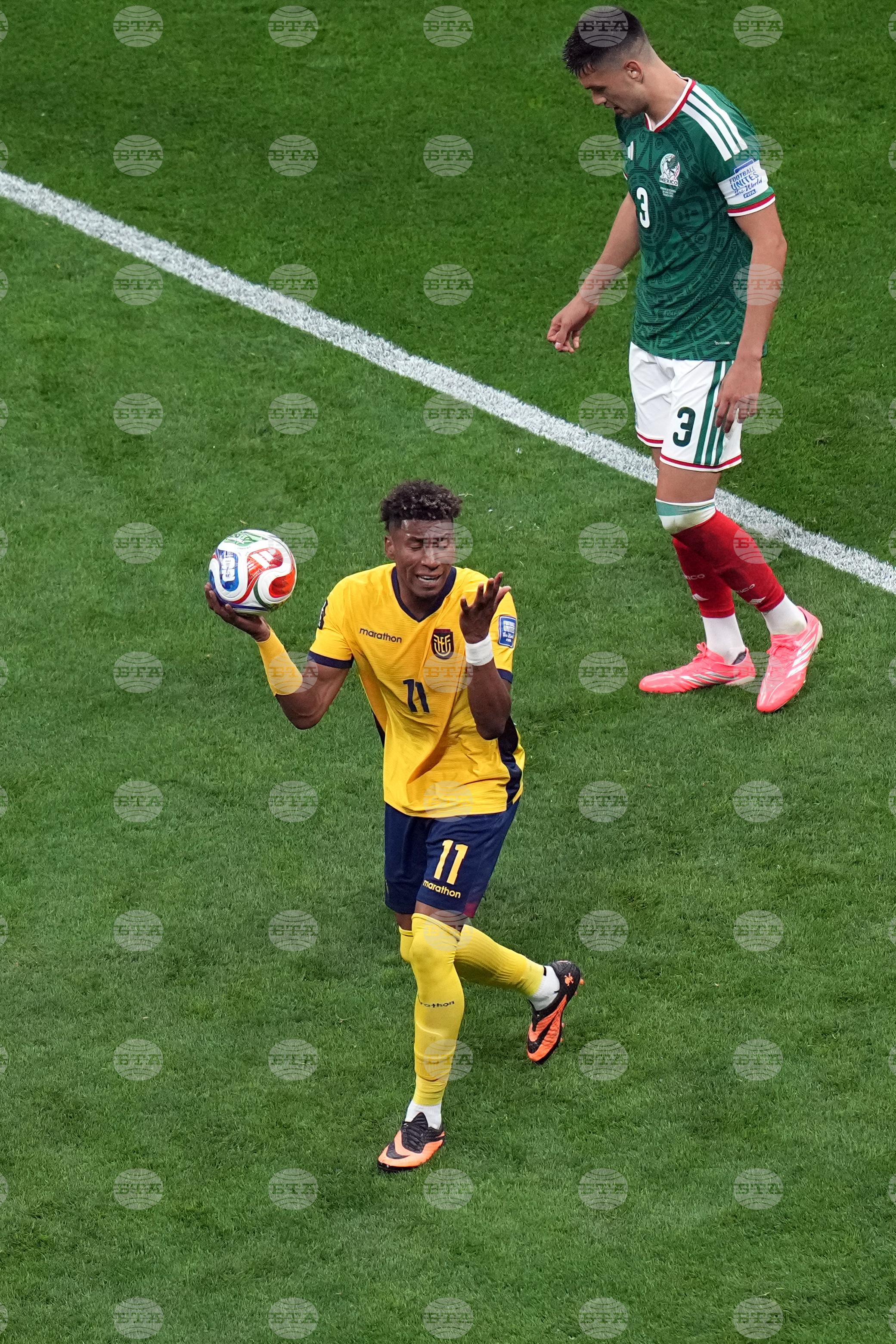 Ecuador Mexico WCup Soccer