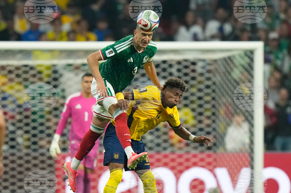 Ecuador Mexico WCup Soccer