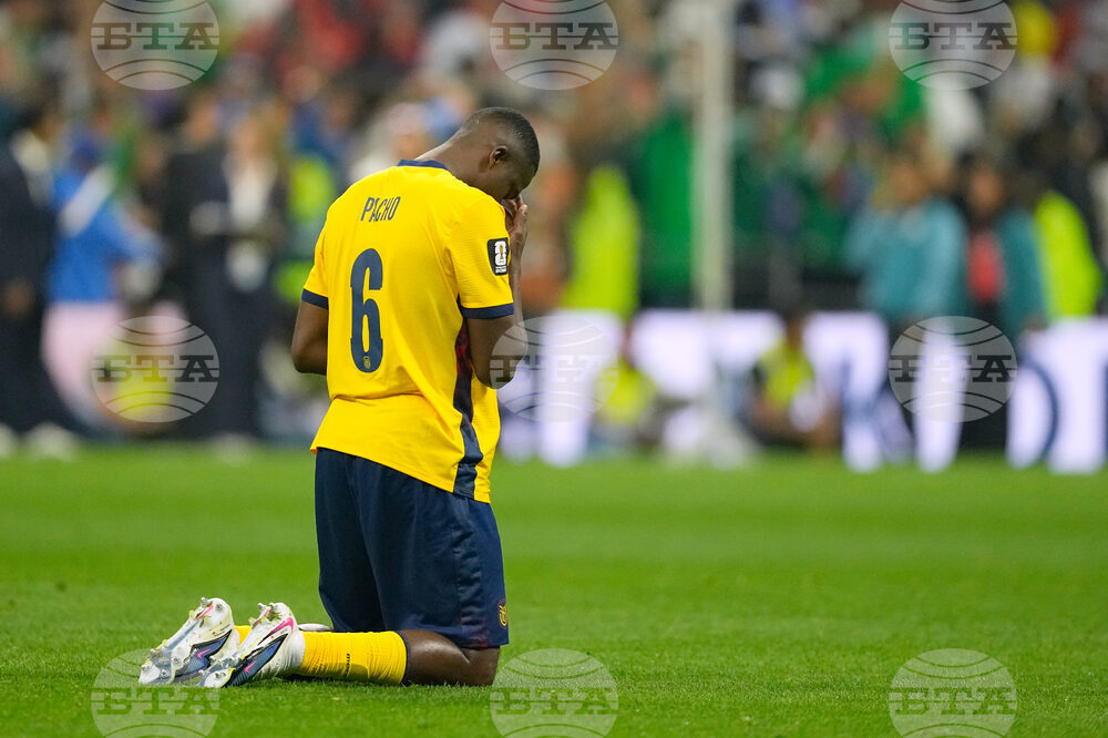 Ecuador Mexico WCup Soccer