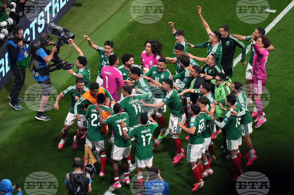Ecuador Mexico WCup Soccer