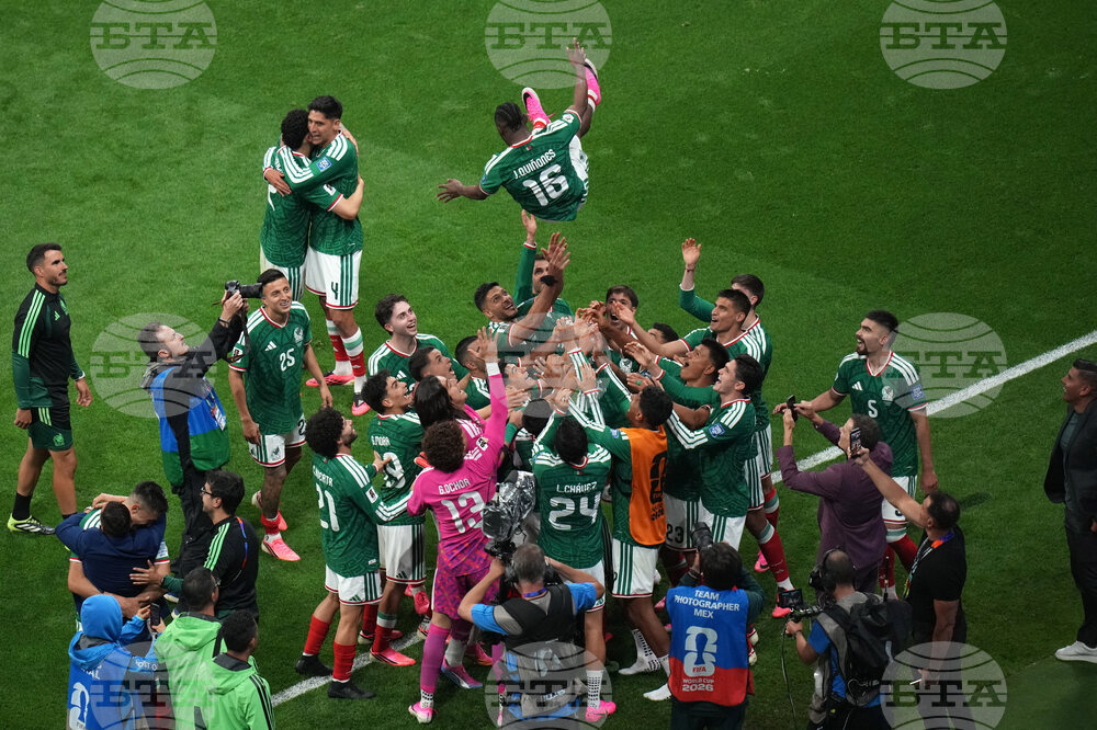 Ecuador Mexico WCup Soccer