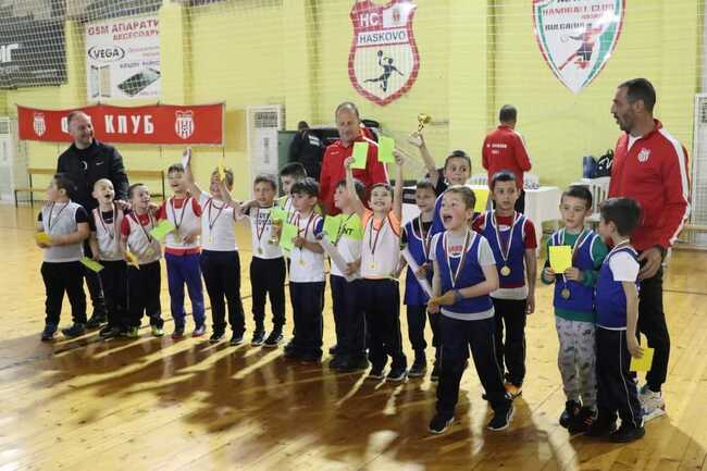 Община Хасково: Детски футболен турнир „Обичай футбола“ 