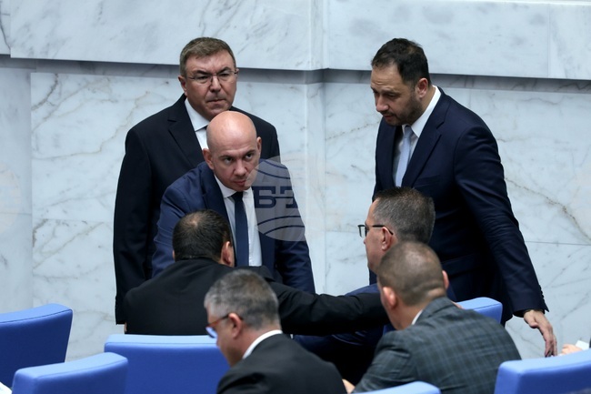 Парламентът отхвърли проекта на „Възраждане“, с който Министерският съвет да прекрати споразумението между България и Украйна от 30 март